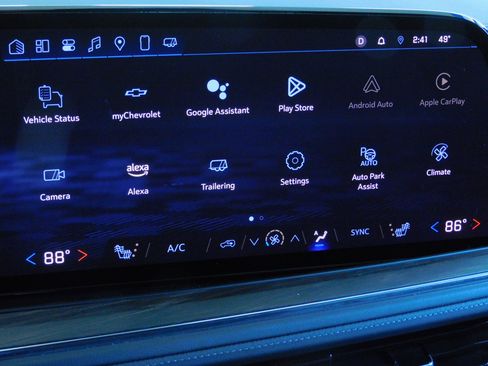 Used 2025 Chevrolet Suburban Z71 image 5