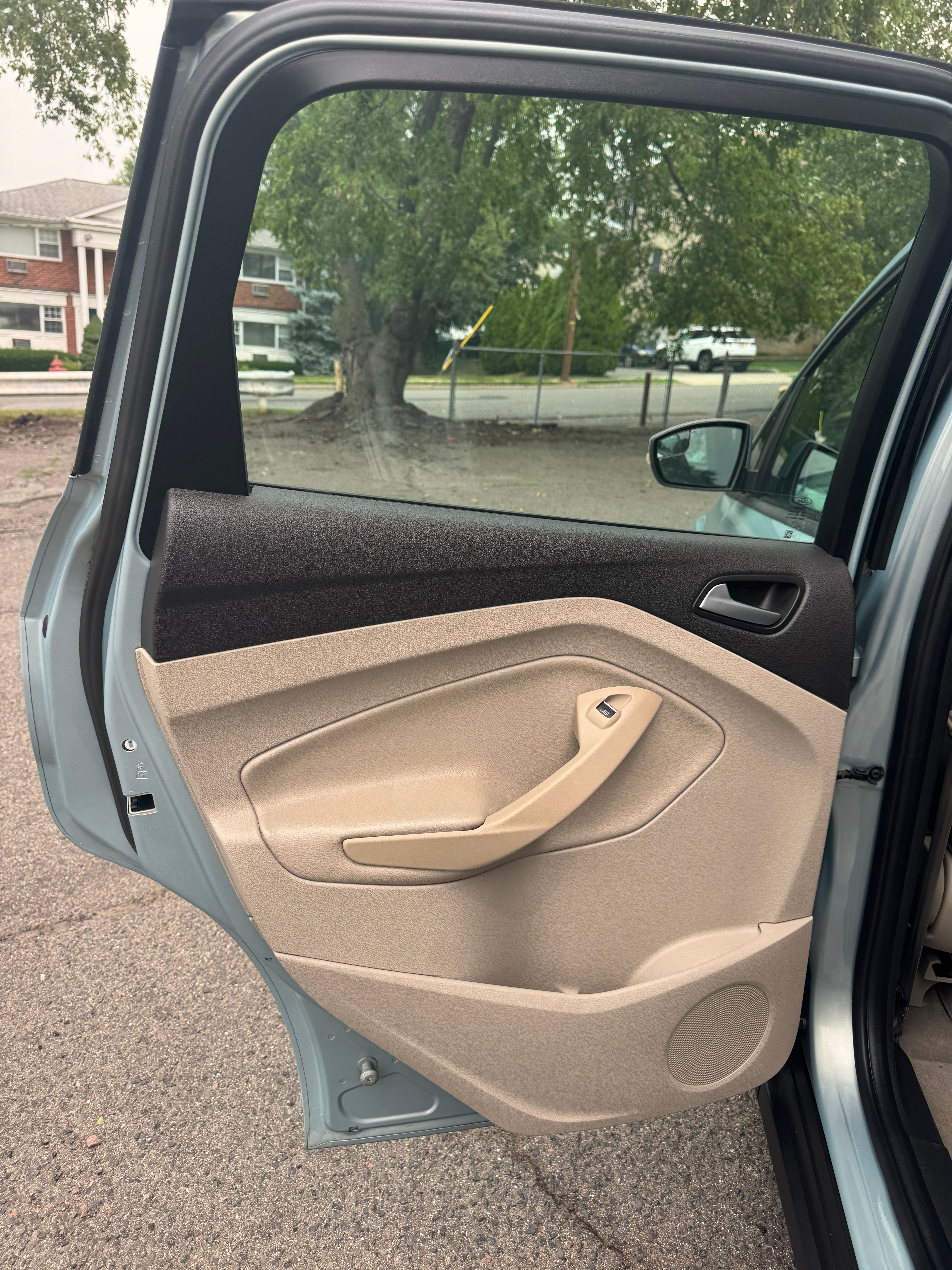 Used 2014 Ford C-MAX SE FWD image 15