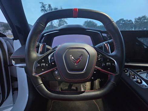 Used 2025 Chevrolet Corvette w/1LT image 11