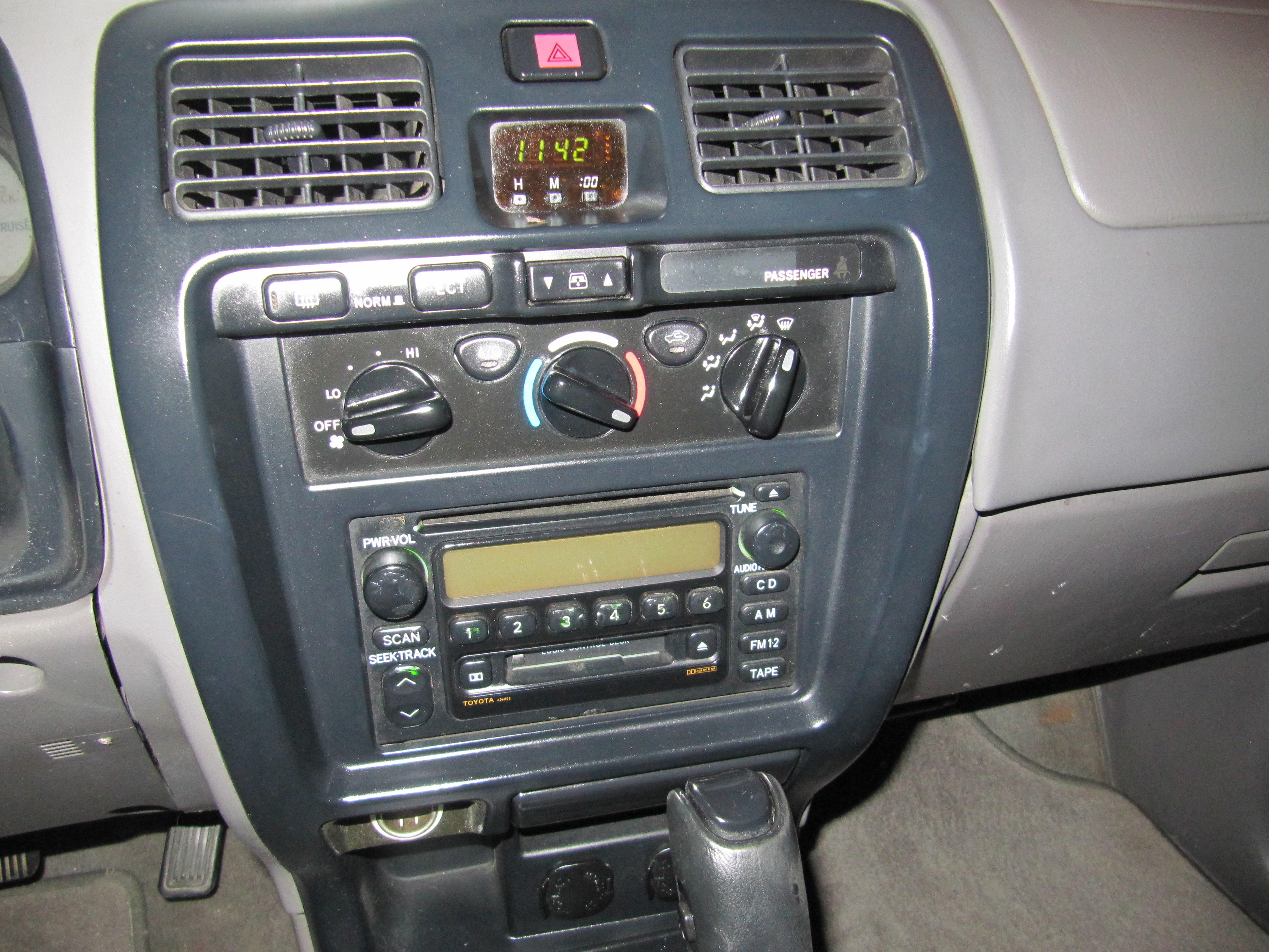 Used 2002 Toyota 4Runner 4WD SR5 image 13