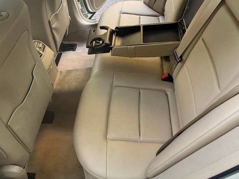 Used 2010 Mercedes-Benz E 350 image 14