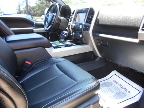 Used 2018 Ford F150 4x4 SuperCrew Lariat image 9