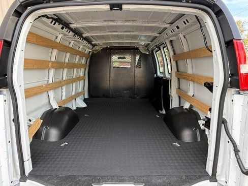 Used 2024 Chevrolet Express 2500 image 9