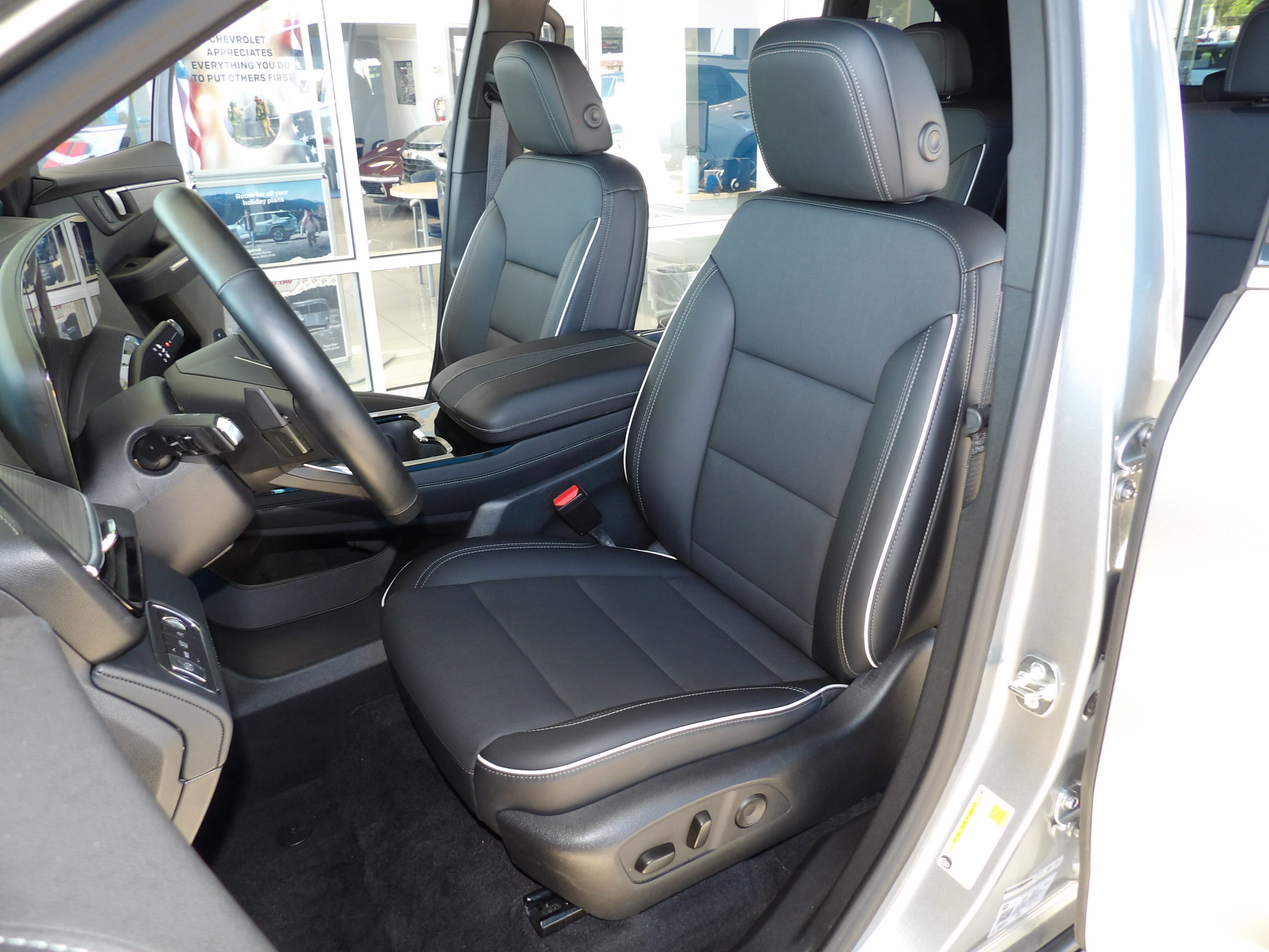 Used 2026 Buick Enclave FWD Preferred image 17