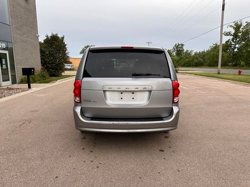 Used 2013 Dodge Grand Caravan SE Minivan 4D FWD image 6