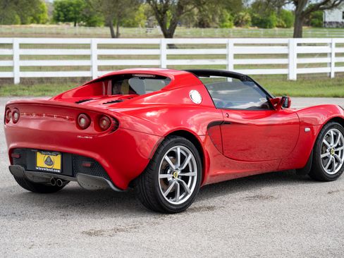 Used 2005 Lotus Elise image 12