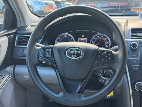 Used 2016 Toyota Camry LE image 16