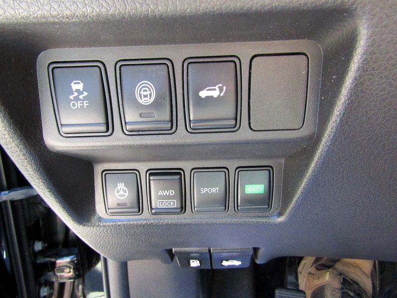 Used 2017 Nissan Rogue AWD image 26