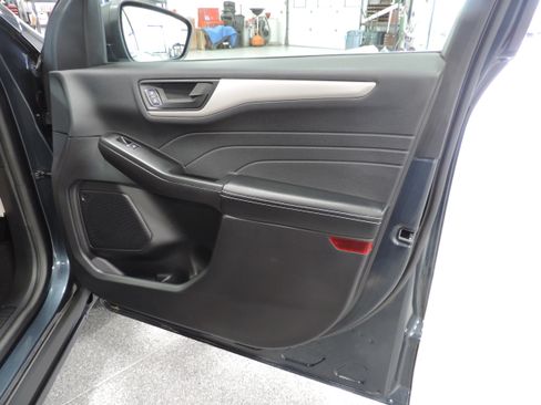 Used 2022 Ford Escape SE image 18