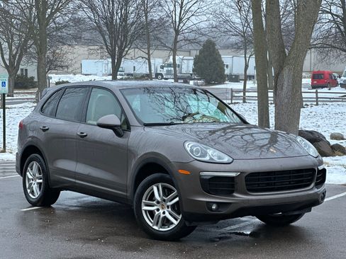 Used 2016 Porsche Cayenne image 14