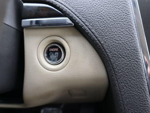 Used 2015 Lincoln MKS Elite image 26