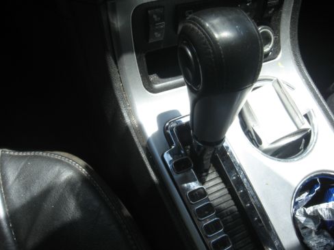 Used 2009 GMC Acadia SLT Sport Utility 4D FWD image 12