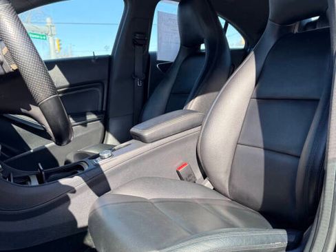 Used 2014 Mercedes-Benz CLA 250 image 9