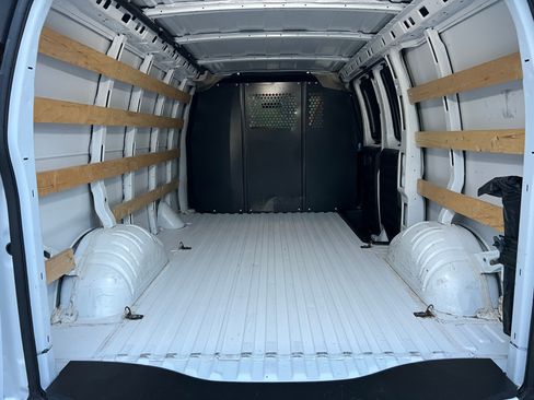 Used 2023 Chevrolet Express 2500 image 10