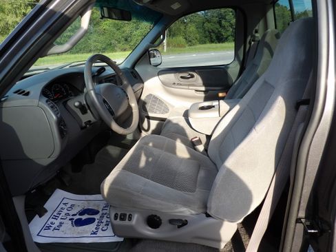 Used 2002 Ford F150 4x4 Regular Cab XLT image 6