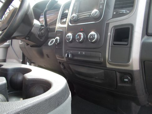 Used 2015 RAM 1500 4x4 Regular Cab ST image 17