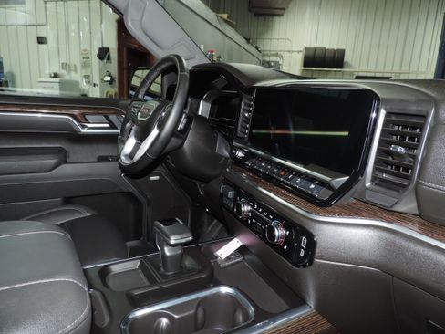 Used 2025 GMC Sierra 1500 Elevation image 33