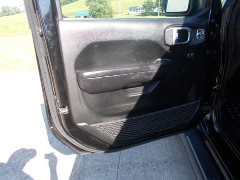 Used 2020 Jeep Wrangler 4WD Unlimited Sport image 5