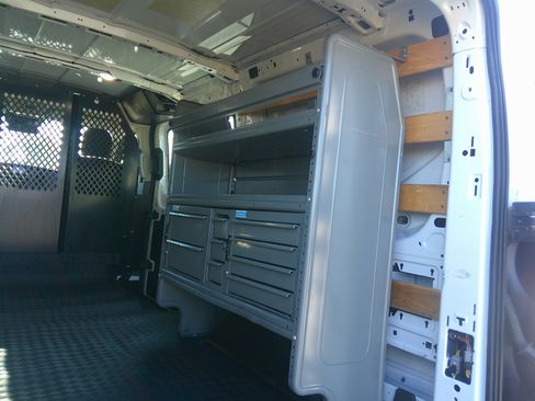 Used 2024 Ford Transit 250 XL image 12