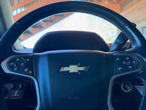 Used 2018 Chevrolet Suburban Premier image 13