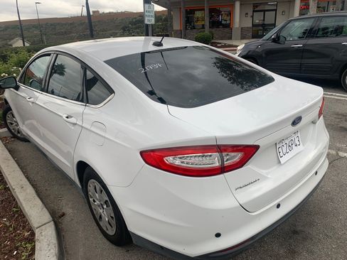 Used 2014 Ford Fusion S image 2