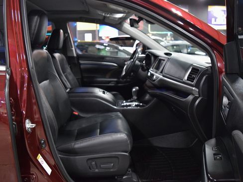 Used 2018 Toyota Highlander Limited image 23