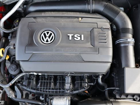 Used 2015 Volkswagen Jetta GLI image 25