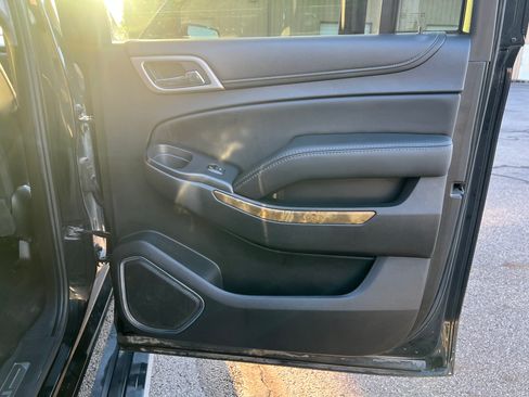 Used 2017 GMC Yukon XL Denali image 19