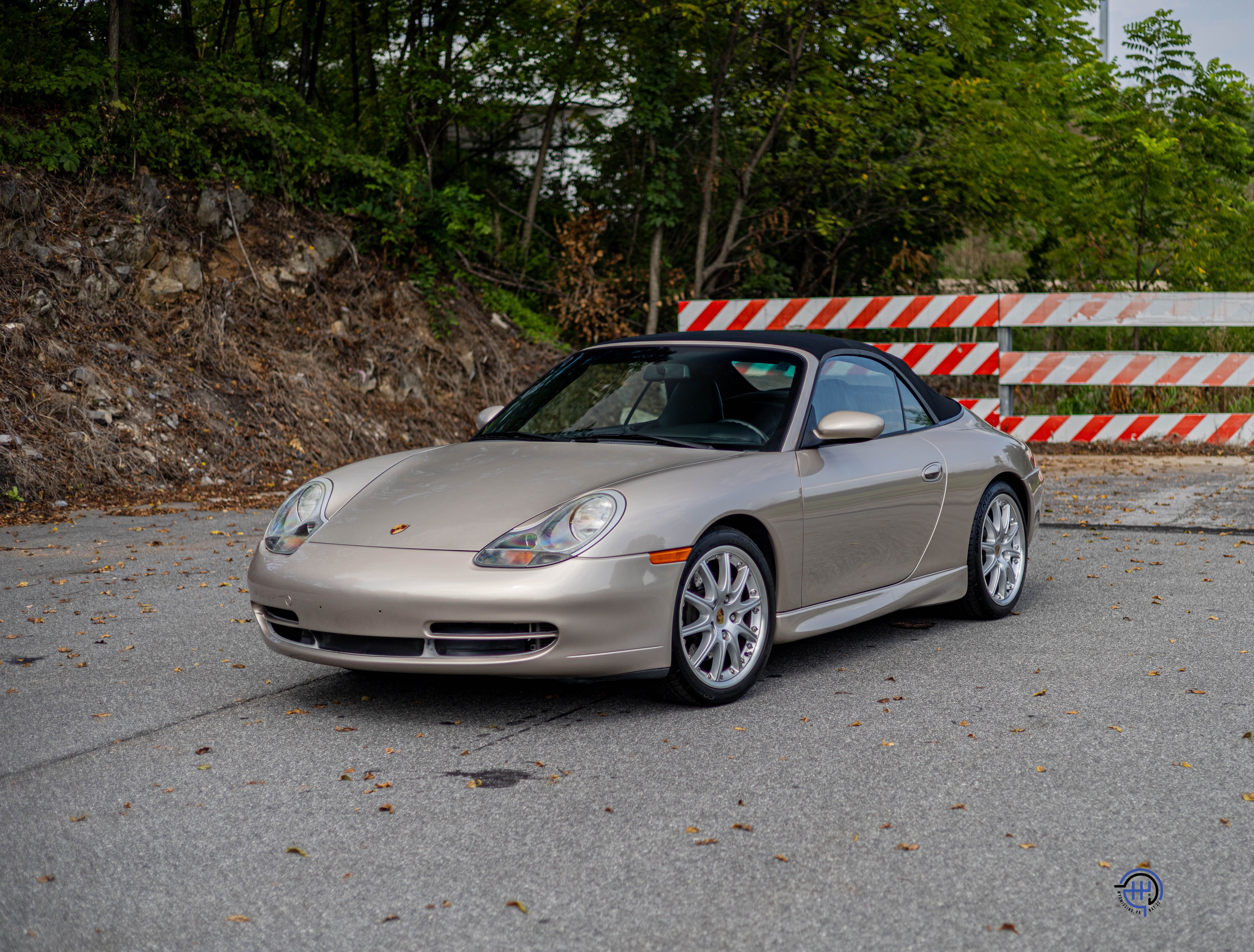 Used 2000 Porsche 911 Carrera Cabriolet RWD image 2