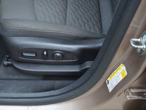 Used 2018 Chevrolet Equinox LT AWD/4WD image 21