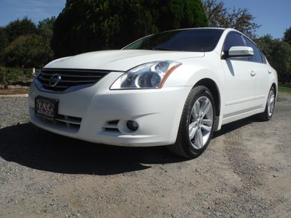 Used 2011 Nissan Altima 3.5 SR Sedan