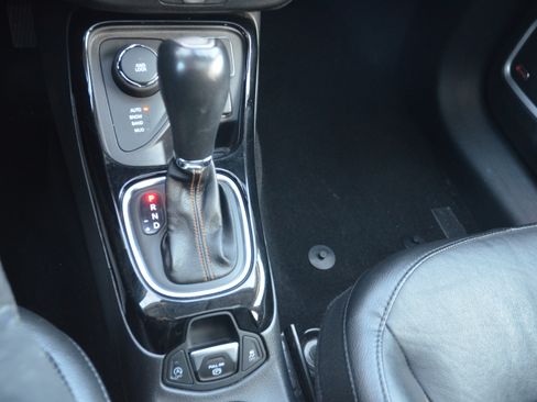 Used 2019 Jeep Compass Limited image 21