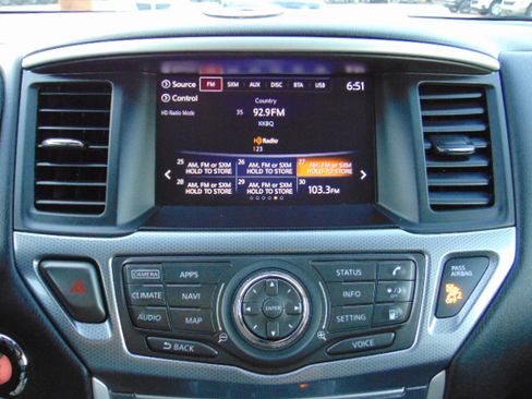 Used 2020 Nissan Pathfinder S image 20