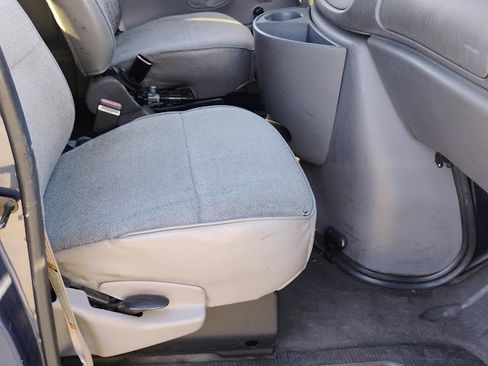 Used 1998 Ford E-350 and Econoline 350 Club Wagon image 4