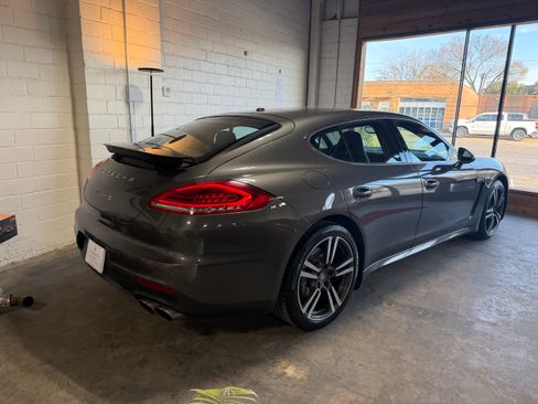 Used 2014 Porsche Panamera 4S image 9