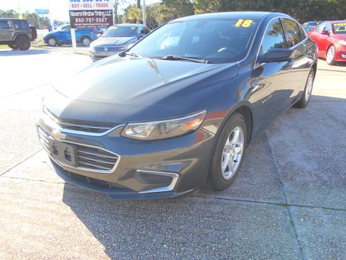 Used 2018 Chevrolet Malibu LS image 2