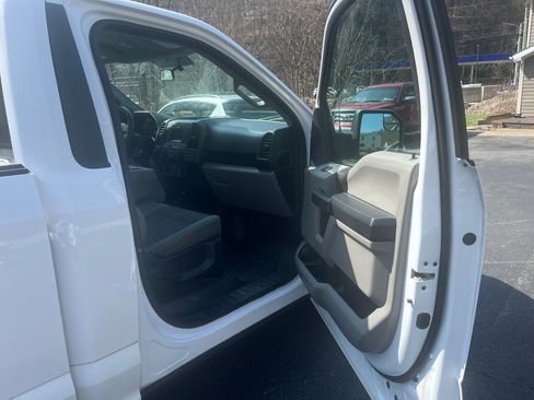 Used 2016 Ford F150 image 8