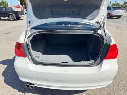 Used 2011 BMW 328i image 23
