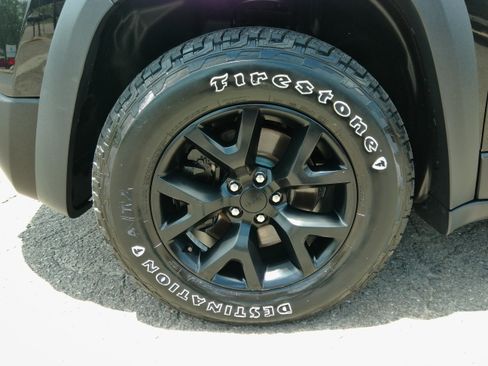 Used 2016 Jeep Cherokee 4WD Trailhawk image 18