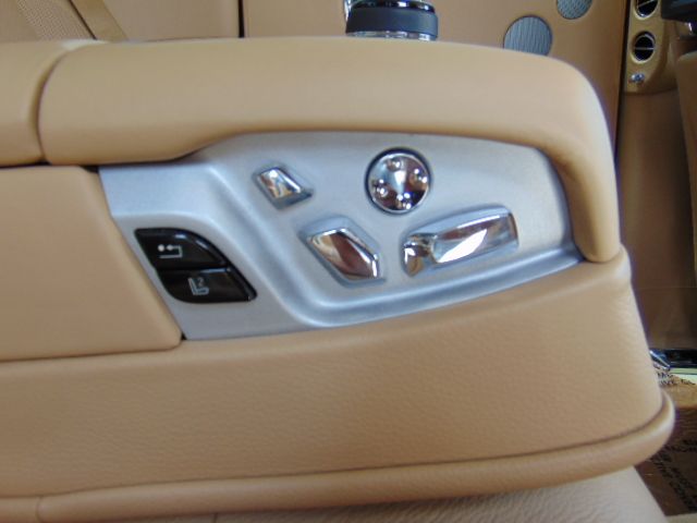 Used 2011 Rolls-Royce Ghost UNAVAIL RWD image 31