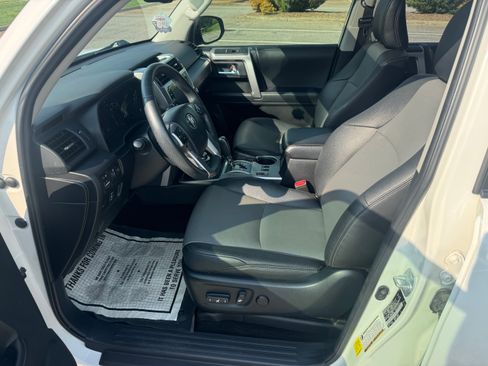 Used 2021 Toyota 4Runner 4WD SR5 Premium image 13