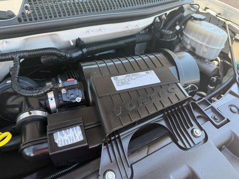 Used 2018 Chevrolet Express 3500 Extended RWD image 20
