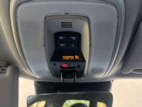 Used 2015 Volvo XC60 T5 Platinum image 34