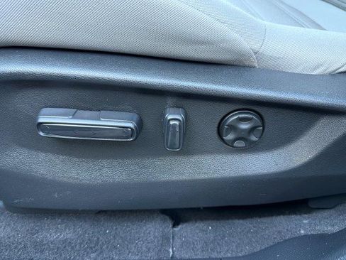 Used 2019 Honda CR-V EX image 28