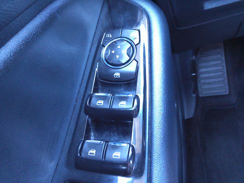 Used 2016 Ford Edge SEL FWD image 24