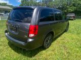 Used 2018 Dodge Grand Caravan image 2