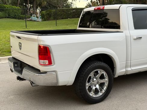 Used 2018 RAM 1500 2WD Crew Cab Laramie image 48