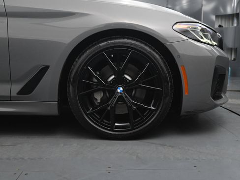 Used 2022 BMW 530i xDrive image 18