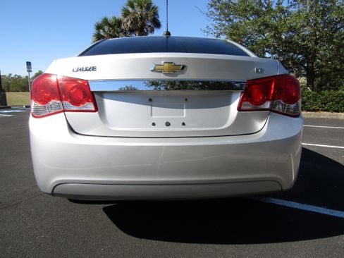 Used 2015 Chevrolet Cruze LT image 4