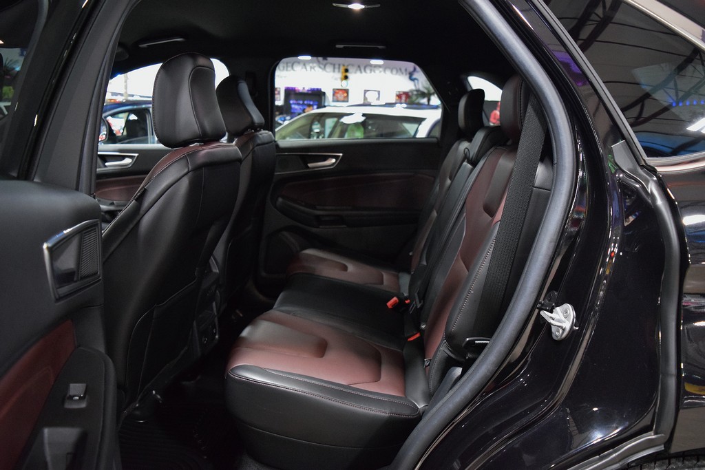 Used 2021 Ford Edge Titanium FWD image 19